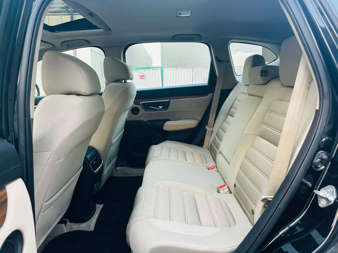 A picture of Honda CRV gcc car model 2019 971566482809