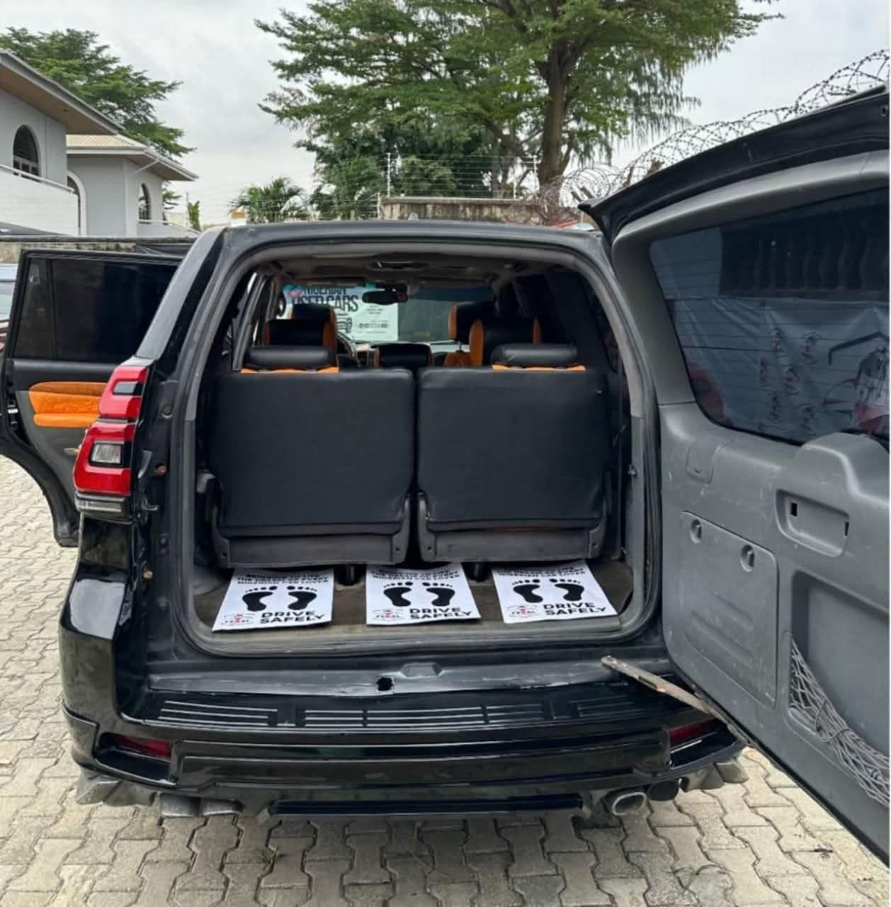 A picture of 2013 Toyota prado