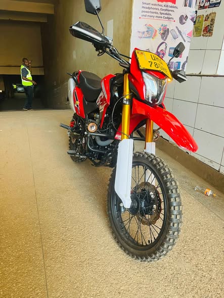A picture of Apsonic AP200GY 7 2023 Red spot bike Manual 200cc Tel