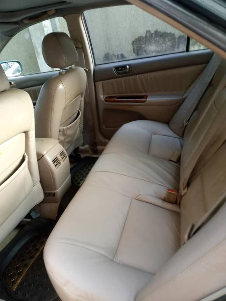 A picture of Toyota camry 04 XLE
