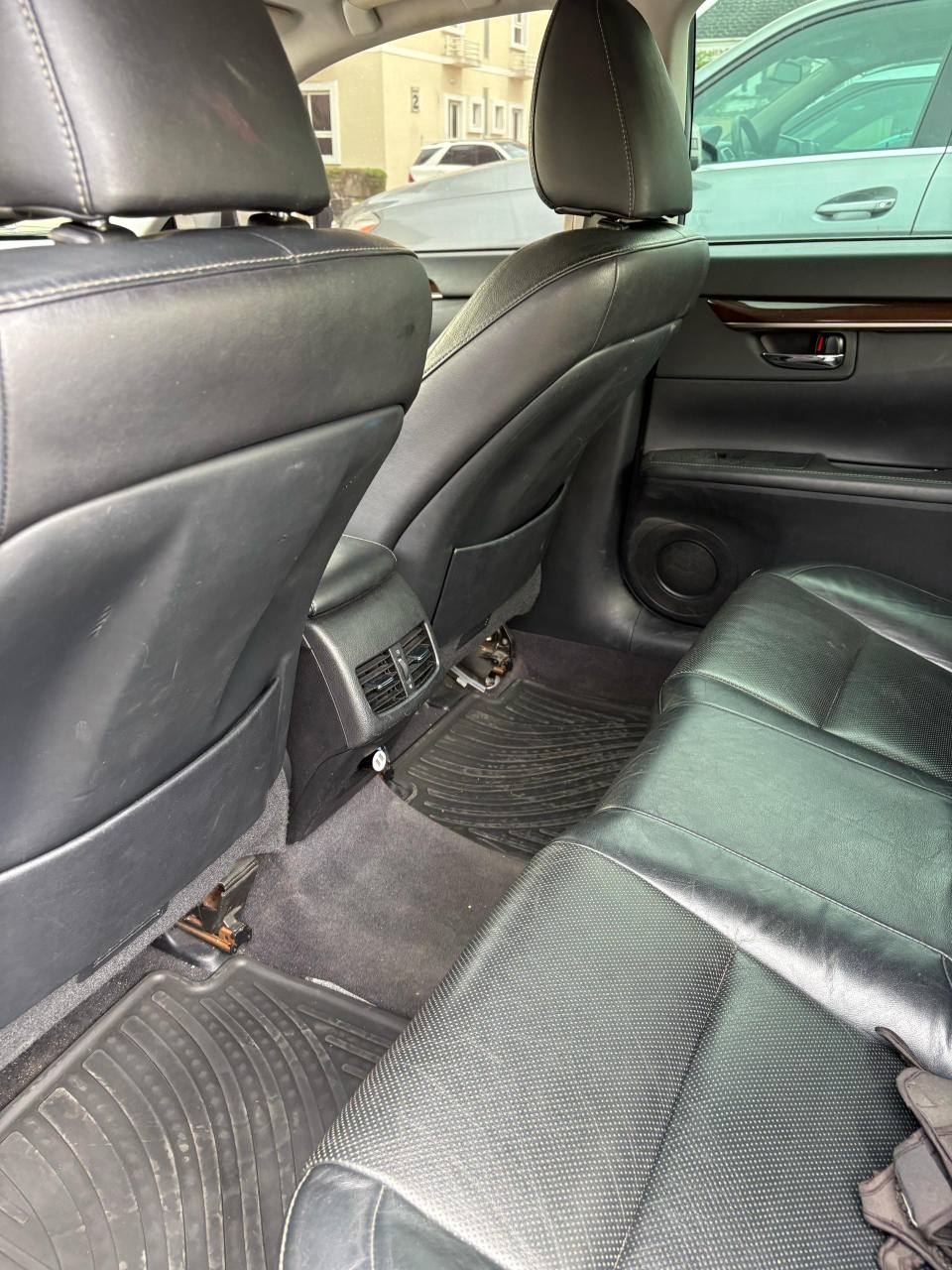 A picture of 2023 entry unregistered 2014 Lexus Es350 now selling for 16.8M