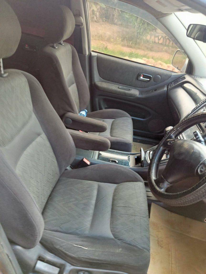 A picture of Toyota kluger 3 0cc