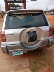 A picture of Rav4 with good engine and gear clean in and out