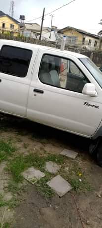A picture of NISSAN FRONTIER 4