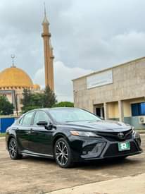 A picture of 2018 Toyota Camry SE