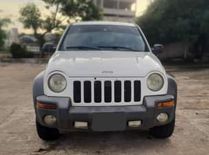 A picture of LIBERTY JEEP 06 IN MINT CONDITION. No difference with direct