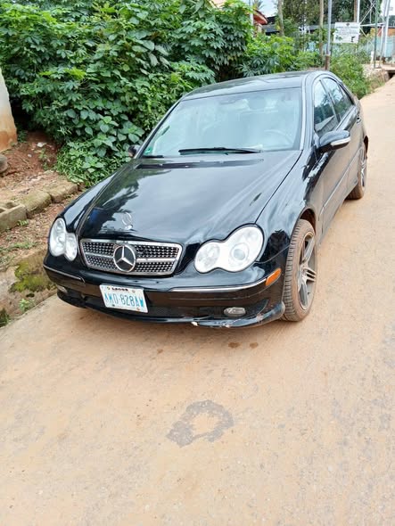 A picture of Mercedes Benz C350 4matic