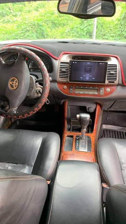 A picture of 2004 Toyota Camry Big daddy xle Camry Working