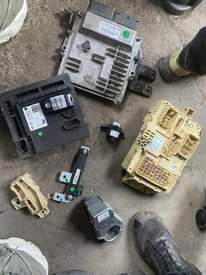 A picture of Only used car spare parts All car spare parts available