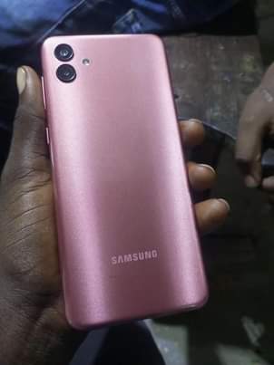 A picture of Galaxy a04