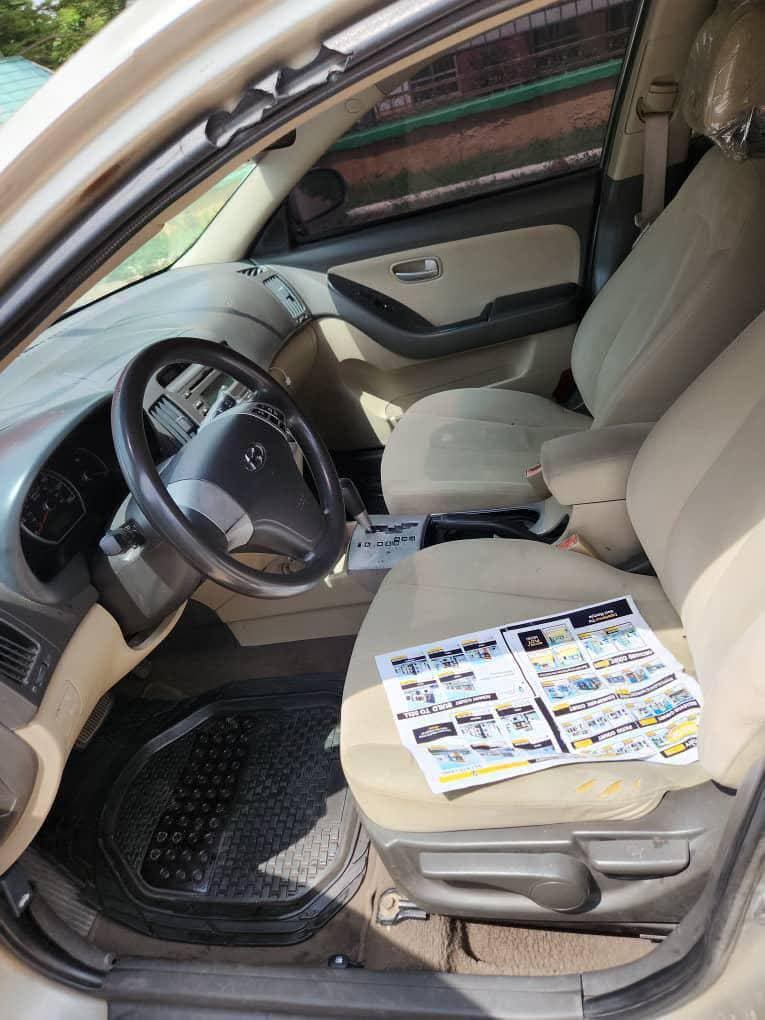 A picture of 2010 Hyundai elantra