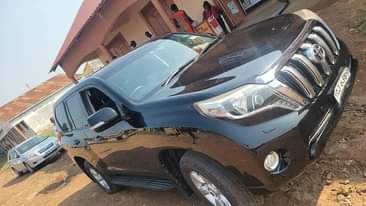 A picture of LandCruiserTx...Petrol 2016...0780260939
