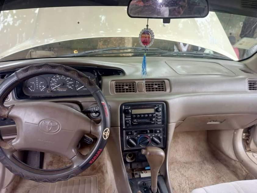 A picture of 2002 Toyota Camry Belgium standard engine gear untamper everything working