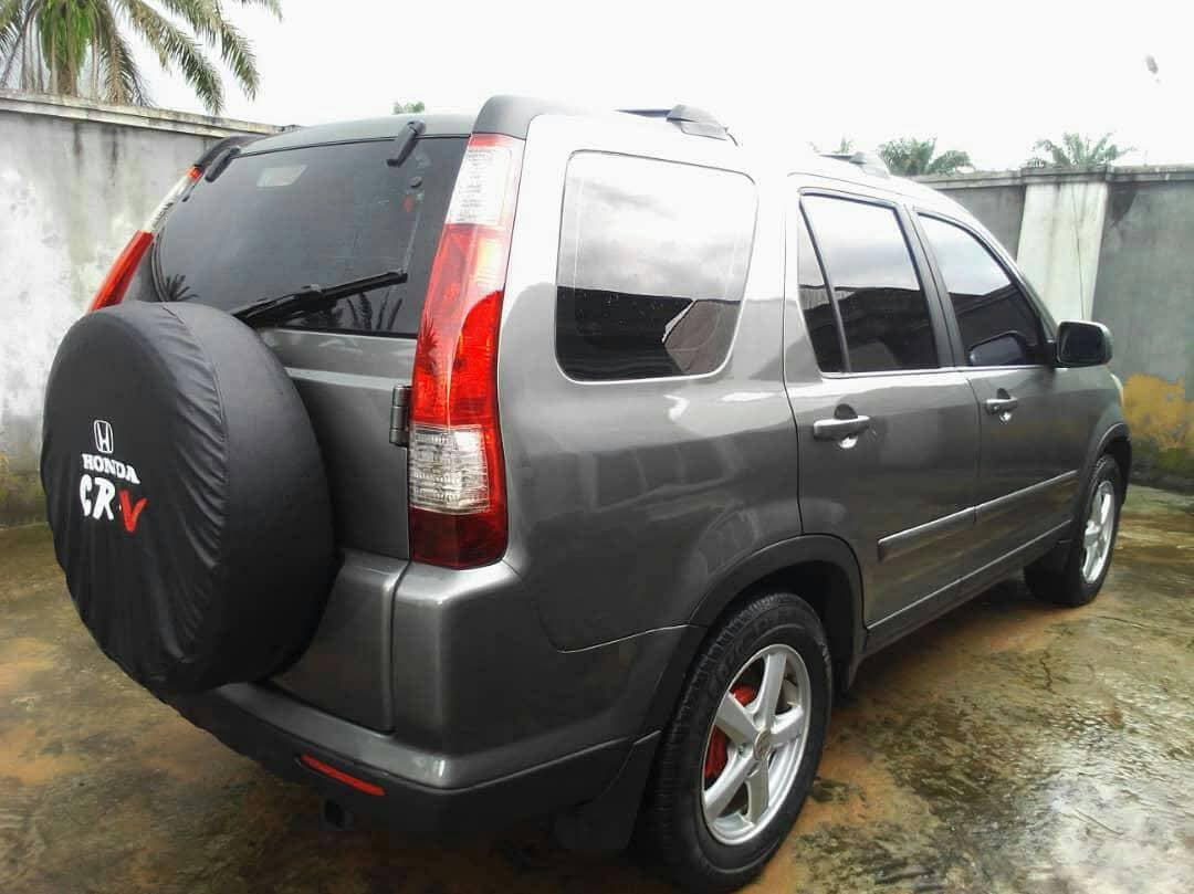 A picture of Honda cr v