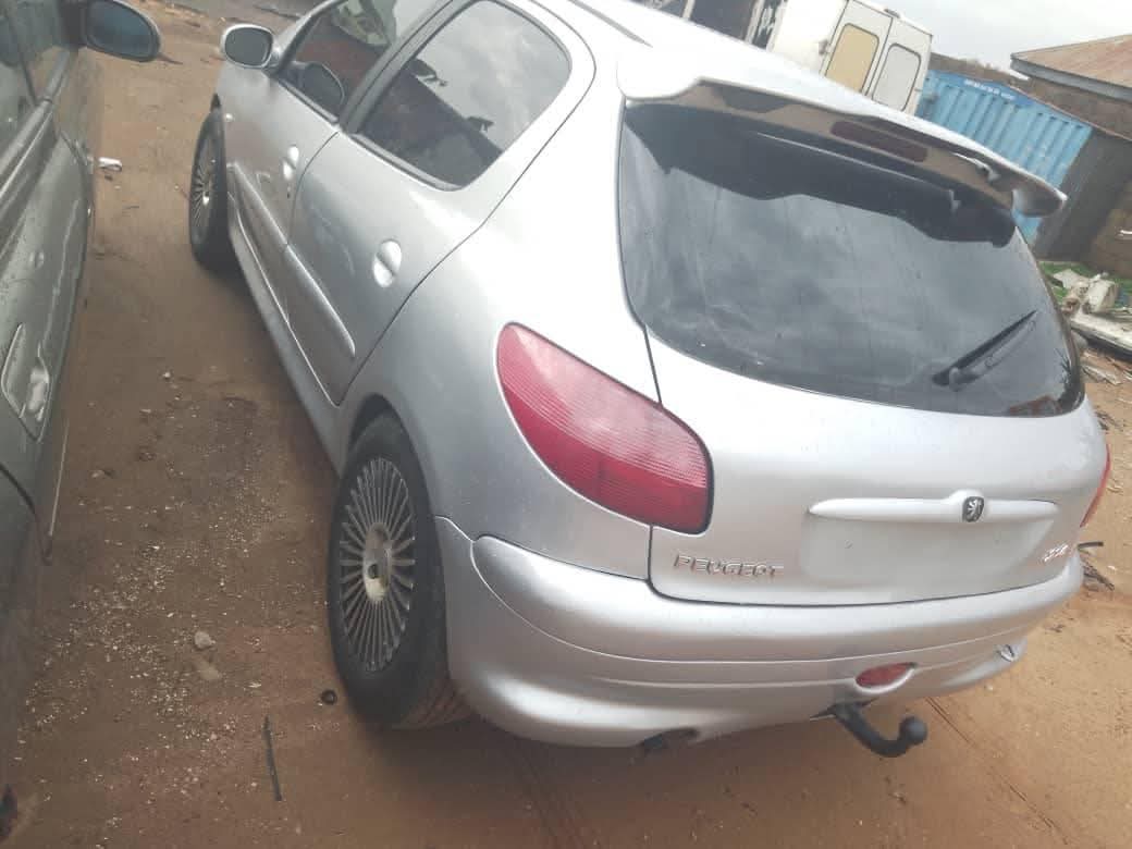 A picture of Peugeot 206