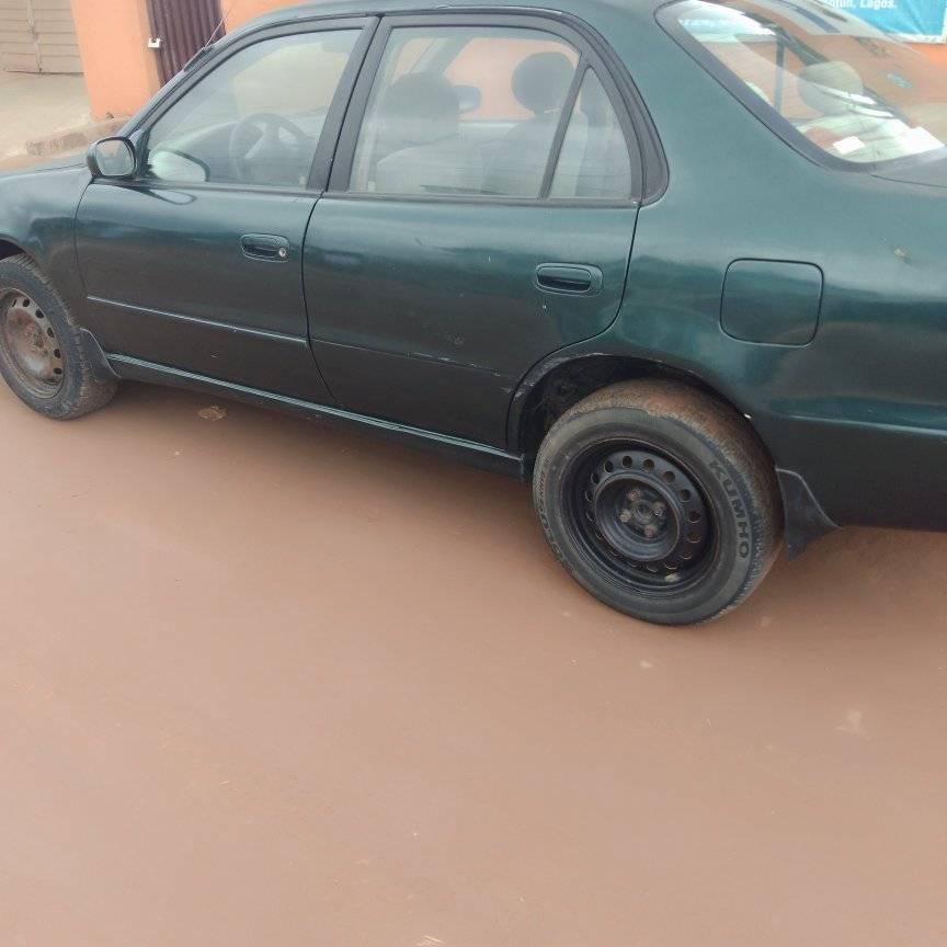 A picture of 2000 Toyota 2000 Tr