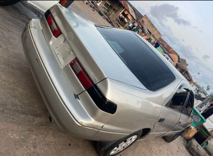 A picture of Toyota Camry 2002 with good engine and gear ok Ac