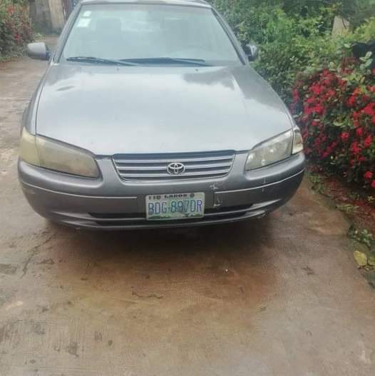 A picture of 2002 Toyota Camry V6