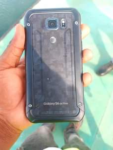 A picture of SAMSUNG GALAXY S6 ACTIVE haina shda yoyote 140k mteja wa