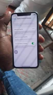 A picture of Iphone X