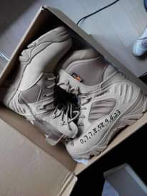 A picture of Watsap number 0 7 7 8 5 8 94 23
