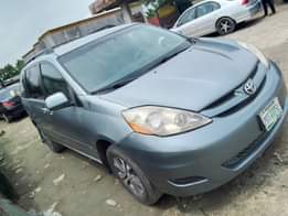 A picture of Hurry up now Morning deal Toyota sienna 2006 model With