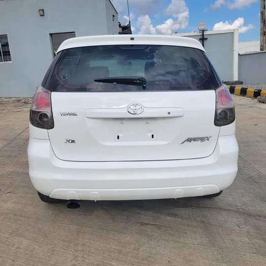A picture of Toyota Matrix 07