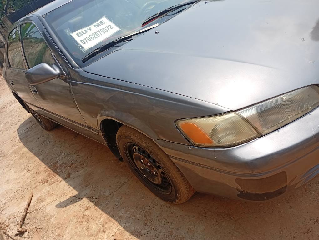 A picture of Toyota Camry 2.2