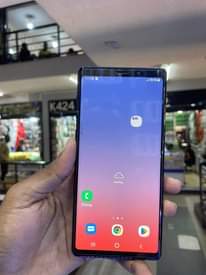 A picture of Note 9 with some crack at 450k call on 0708573469