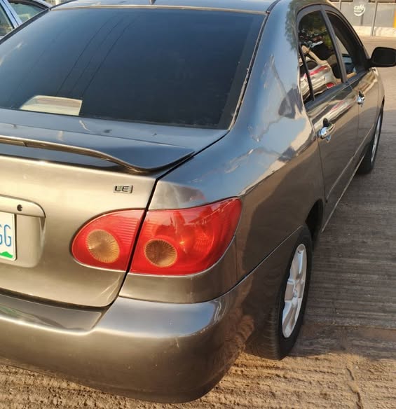 A picture of Toyota Corolla 04