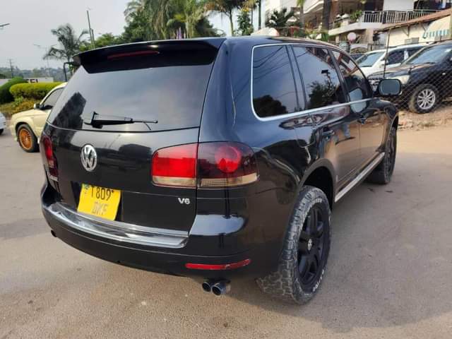 A picture of VOLKSWAGEN TOURAGE INAUZWA
