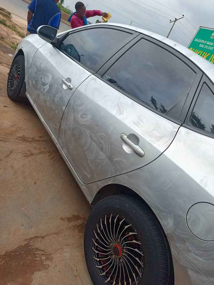 A picture of Fast fingers tomorrow deal money needed asap Hyundai Elantra 08