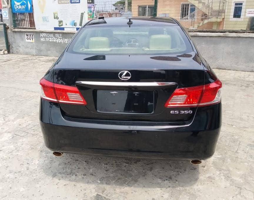 A picture of Distress sale new arrival 2012 lexus Es350 accident free 11m