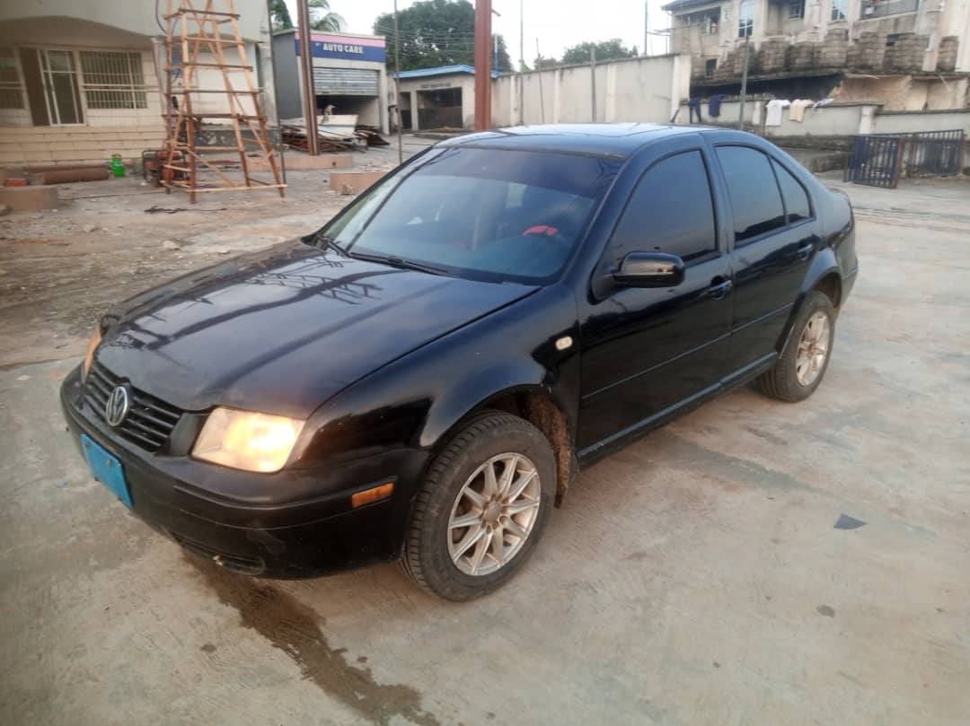A picture of Volkswagen Jetta 08 model