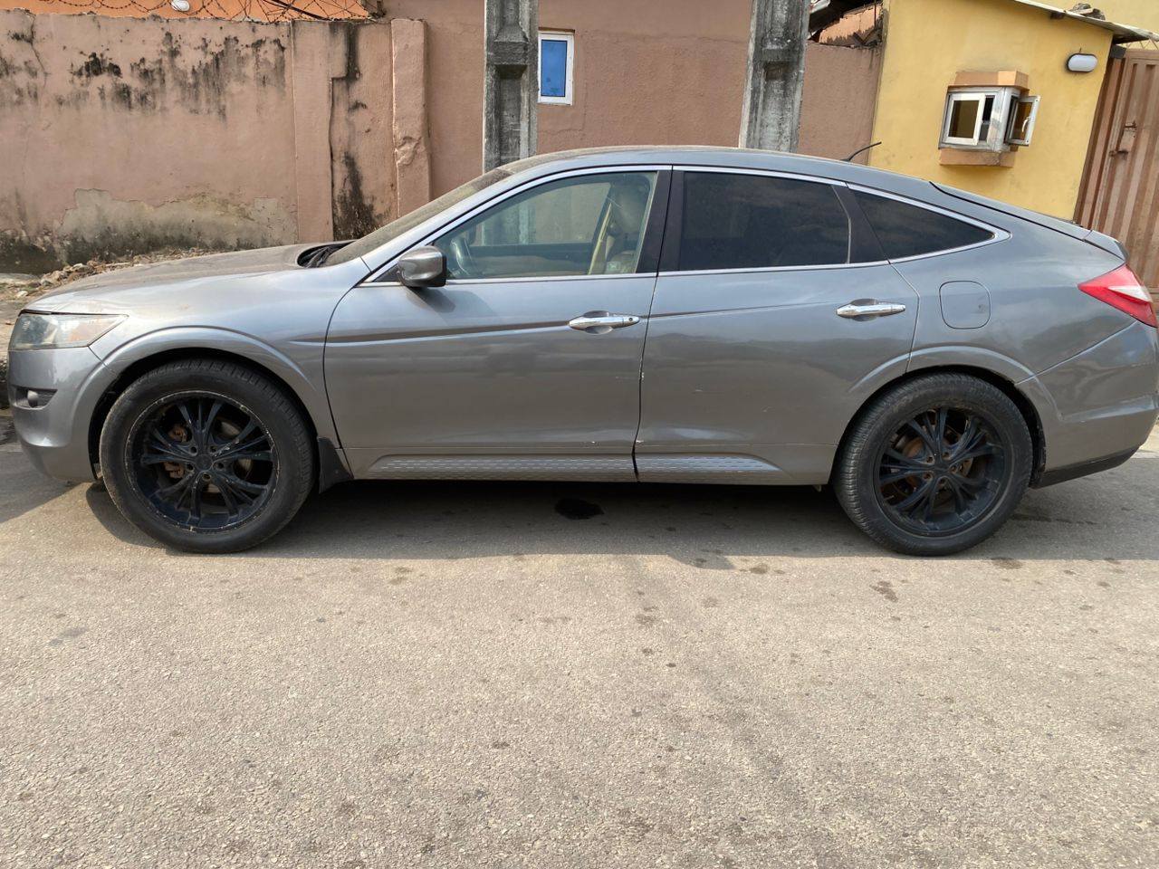 A picture of 2010 crosstour