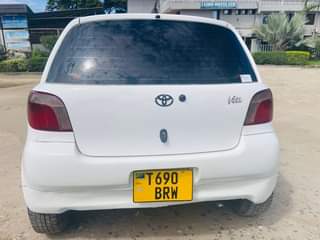 A picture of 2000 TOYOTA VITZ 0714058883 TOYOTA