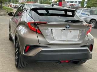 A picture of TOYOTA C HR HYBRID CHESSES NO GOOD NEW FOR SELL