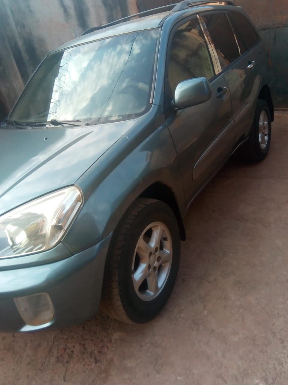 A picture of TOYOTA RAV4