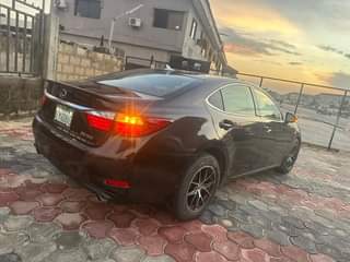 A picture of Dealers buy 2013 14 es350
