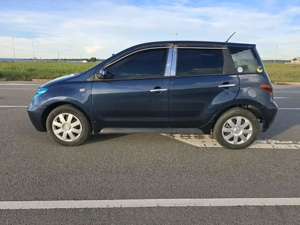 A picture of Toyota Ist