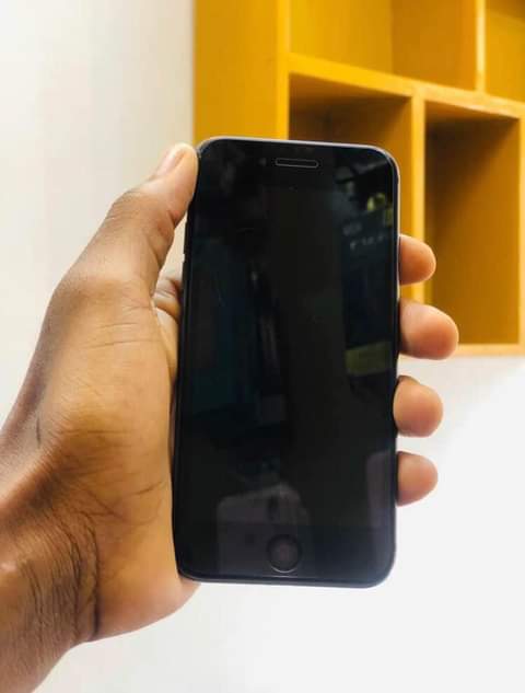 A picture of iPhone 8 plain 0787977522