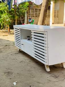 A picture of Tv show case