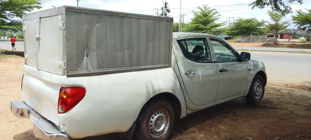 A picture of L200