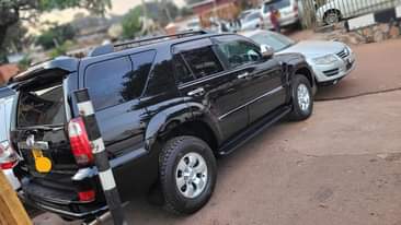 A picture of Toyota Hilux surf model 2007