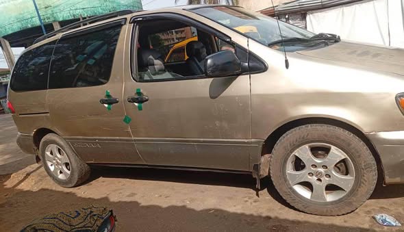 A picture of First body pan Toyota Sienna 2003 Model available with a