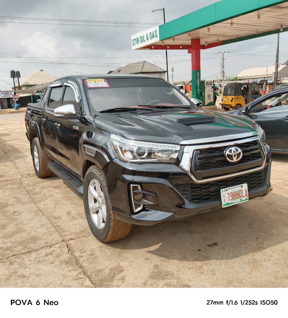A picture of Clean Toyota Hilux