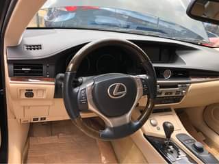 A picture of Lexus es 350 2014 model