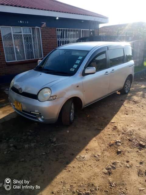 used toyota sienta