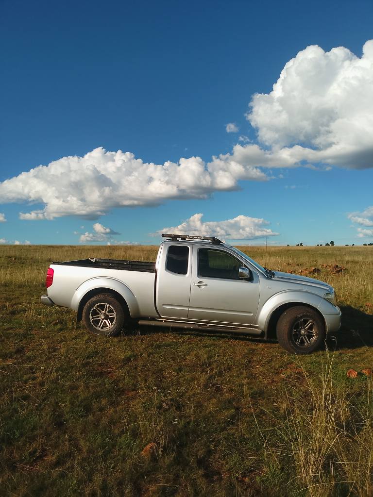 used nissan navara