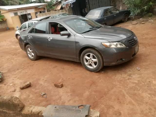 A picture of Distress Toyota Camry spider XLE 4Plugs Engine and gear are